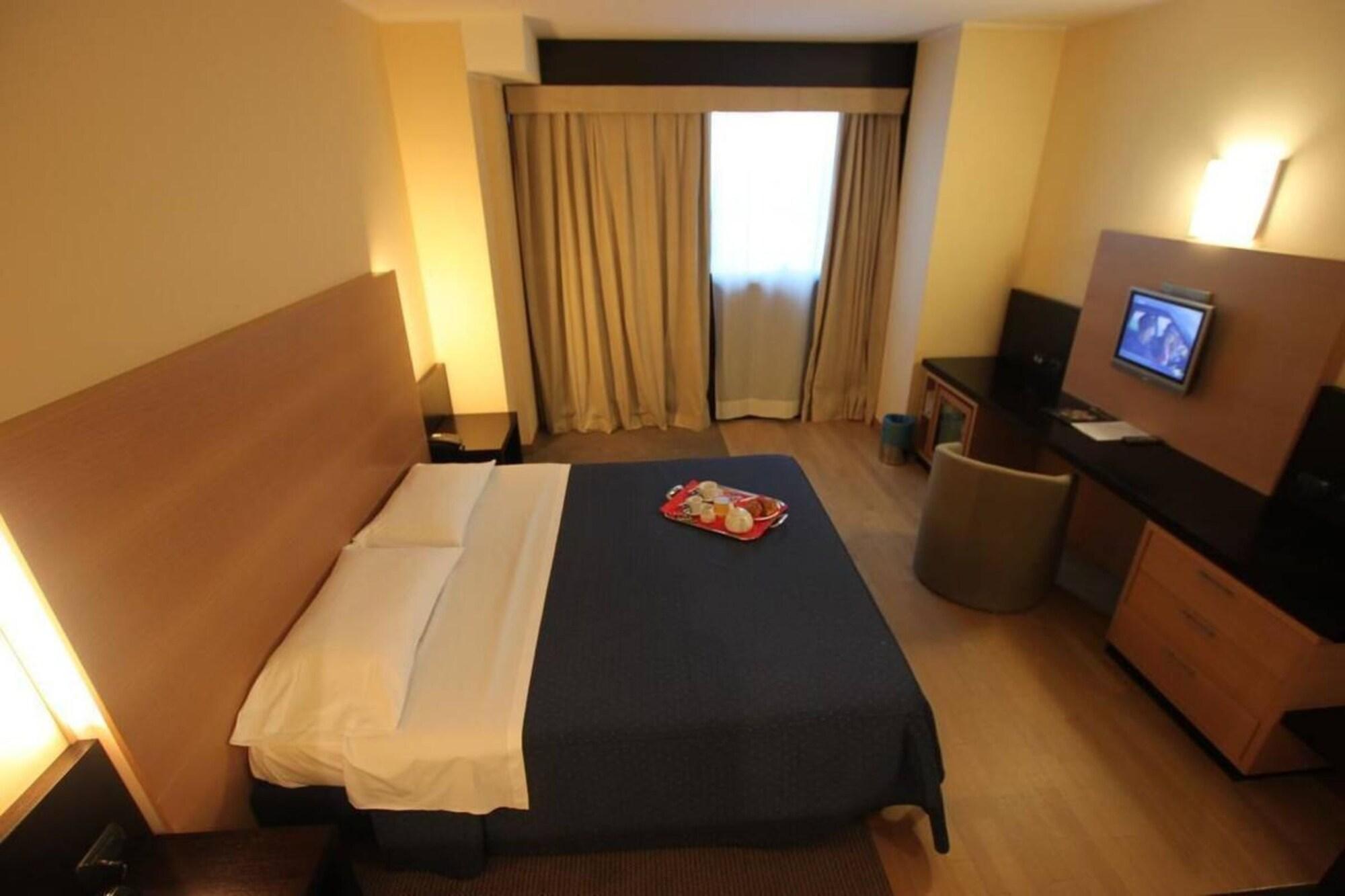 Golf Hotel ไลนาเต ภายนอก รูปภาพ